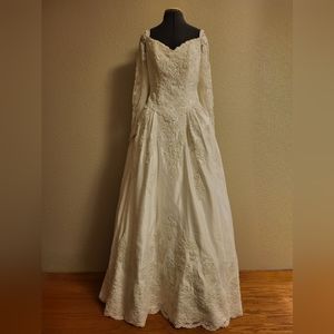 Moonlight Designed by Carole Hai White Wedding Gown with Train Size 8